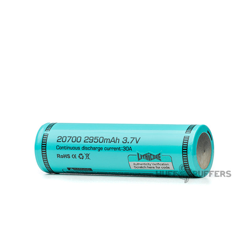 lithicore 20700 2950 mah flat top battery laying down view of bottom