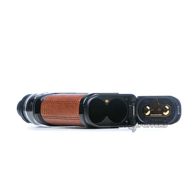 geekvape l200 aegis legend 2 kit bottom view of battery compartment